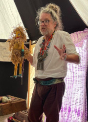 Erzähler mit Zauberer